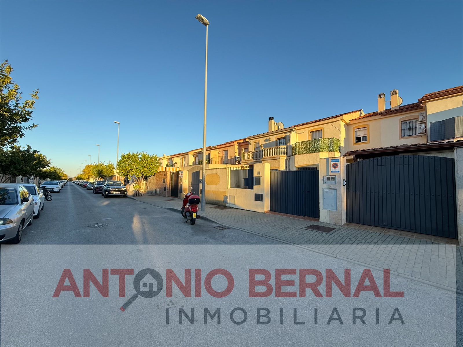 Exterior view of Single-family semi-detached for sale in Jerez de la Frontera  with Air Conditioner, Storage room and Balcony