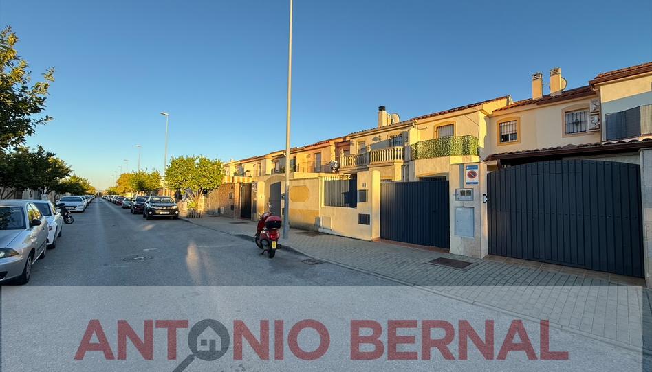 Foto 1 de Casa adosada en venda a Caballero Bonald - San José Obrero - Guadalcacín, Cádiz