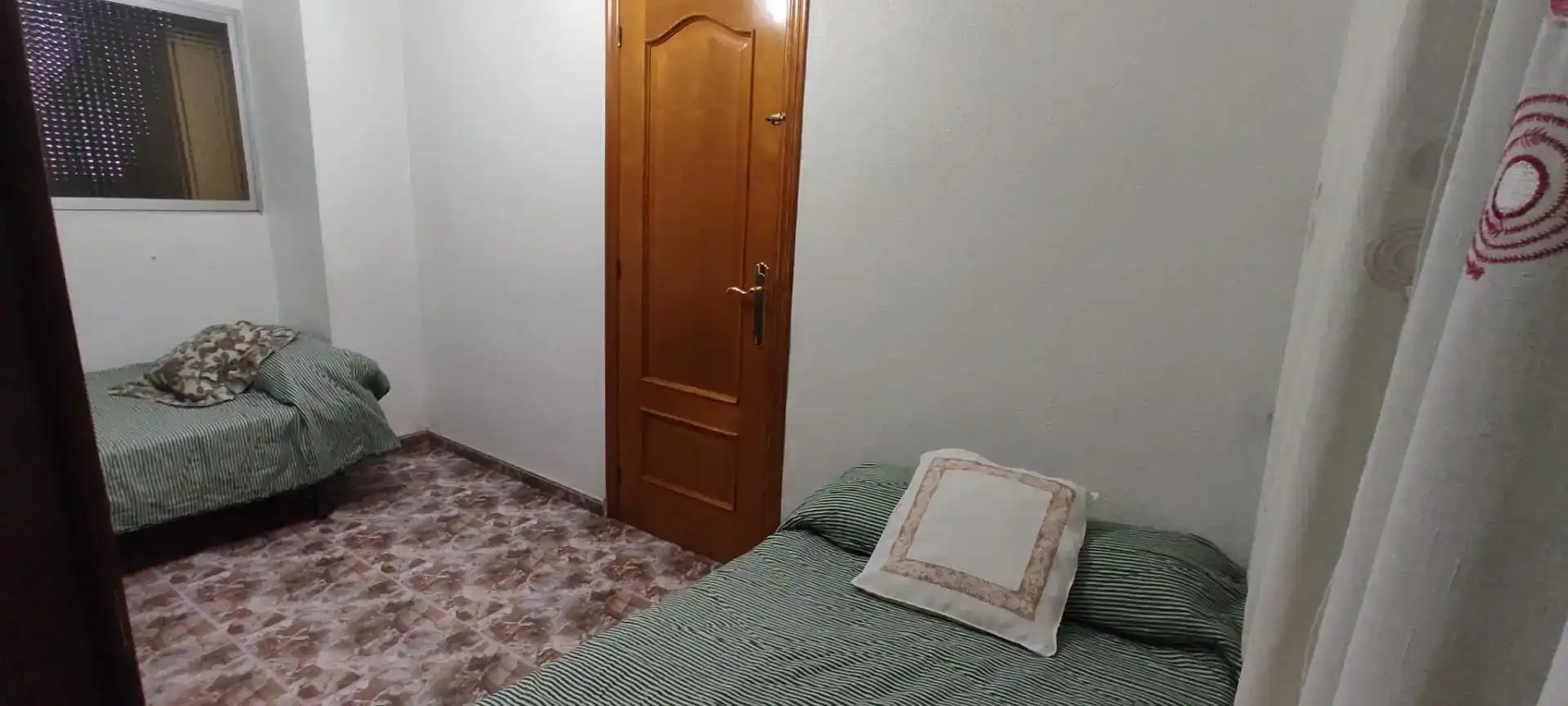 Dormitori de Casa adosada en venda en Antella amb Aire condicionat