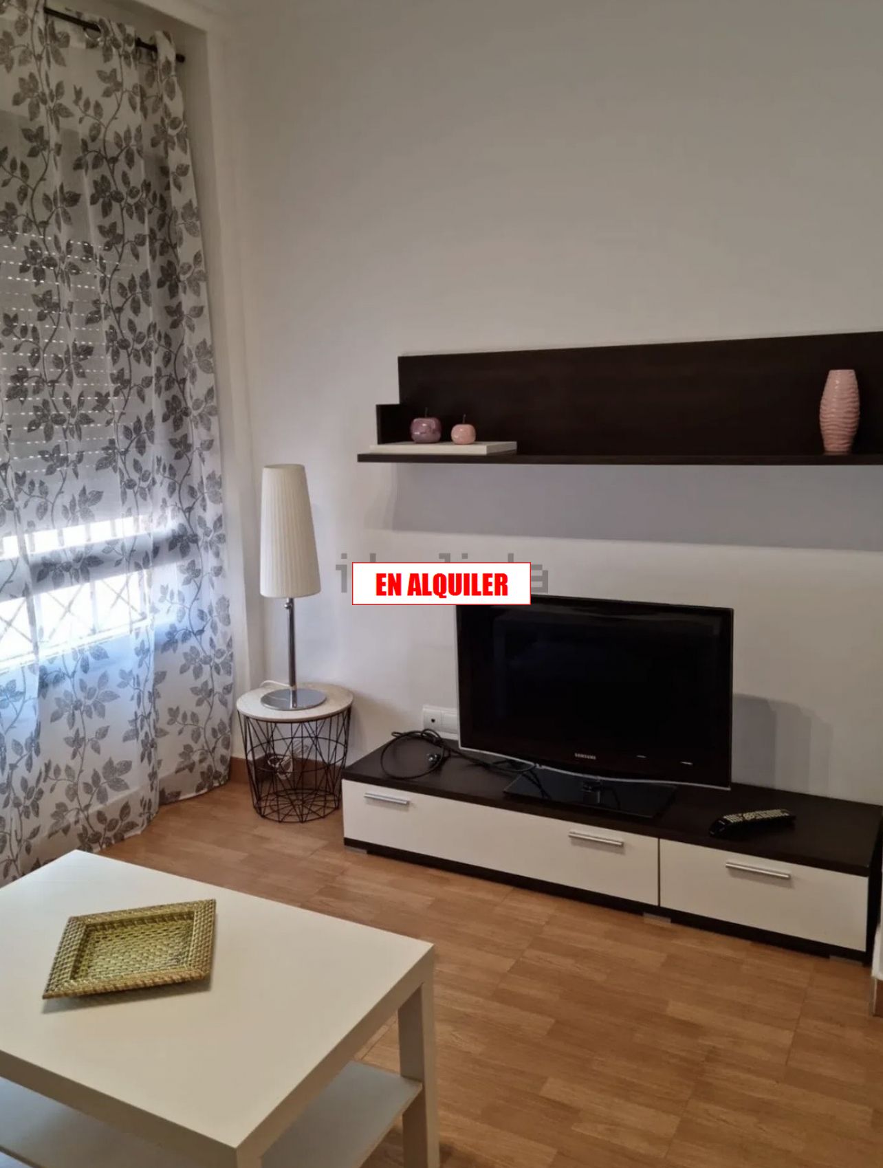 Sala d'estar de Apartament de lloguer en Ciudad Real Capital amb Aire condicionat, Calefacció i Piscina