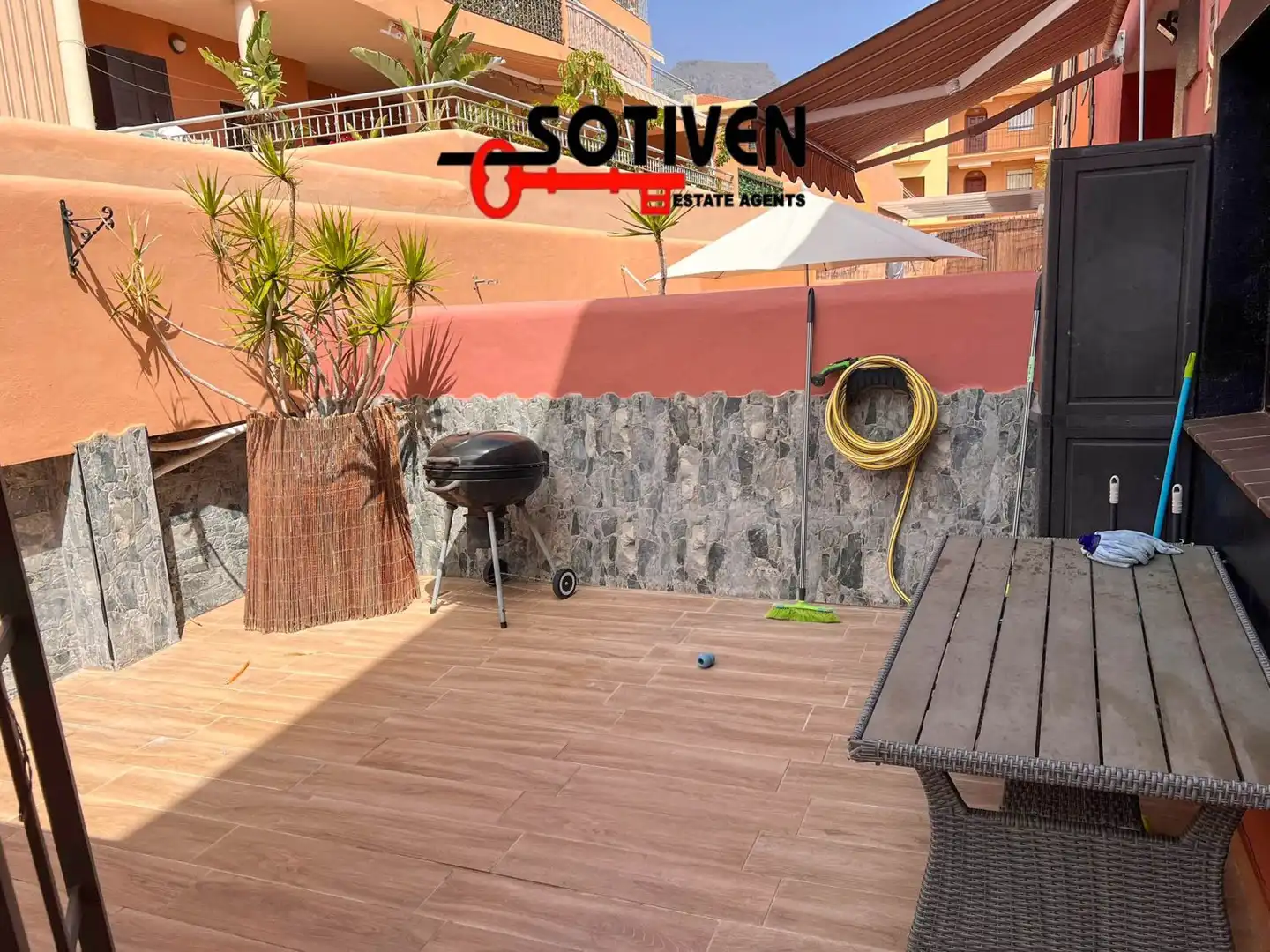 Terraced house with pool for sale in Casco Urbano, imagen 2