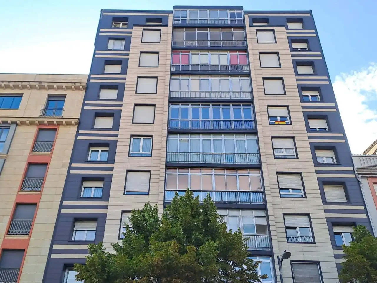 Vista exterior de Piso en venta en Burgos con Calefacción y Trastero