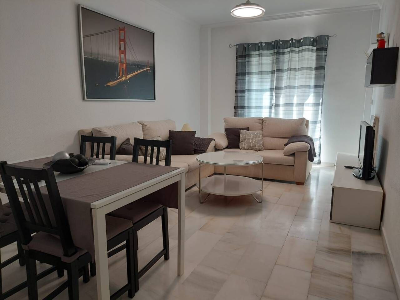 Sala d'estar de Apartament de lloguer en Jerez de la Frontera amb Aire condicionat, Terrassa i Moblat