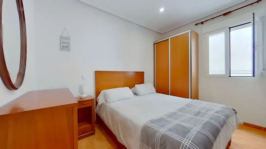 Bedroom of Flat for rent in Madrid  with Air Conditioner and Heating