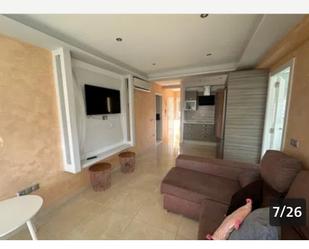 Sala d'estar de Pis de lloguer en Benidorm amb Aire condicionat, Forn i Rentadora