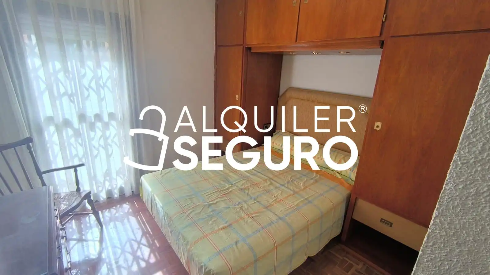 Bedroom of Flat for rent in Sevilla  with Air Conditioner and Furnished