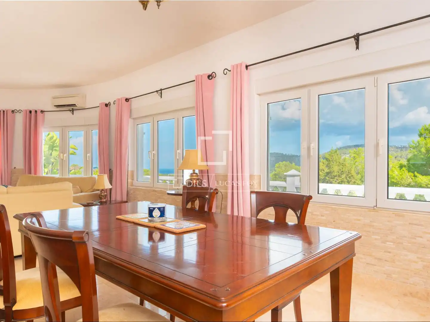 Esszimmer von Country house zum Verkauf in Sant Josep de sa Talaia mit Klimaanlage, Privatgarten und Terrasse