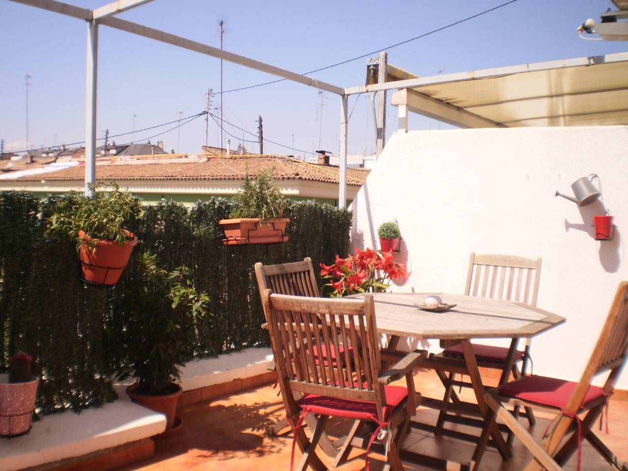 Terrassa de Àtic de lloguer en  Valencia Capital amb Aire condicionat i Alarma