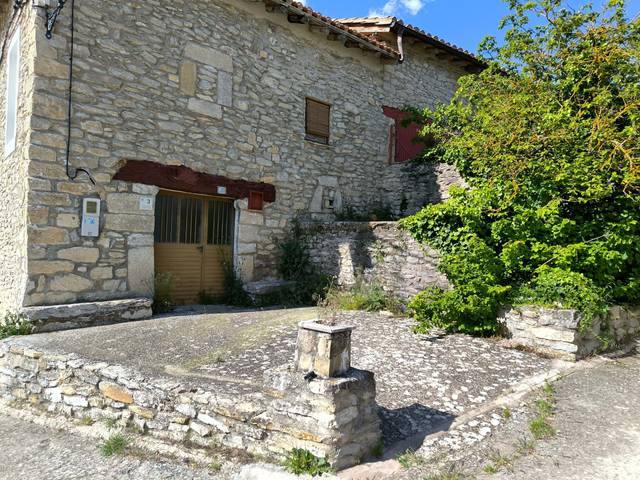Casa adosada en Venta en Cimavilla en Valdegovia / Gaubea