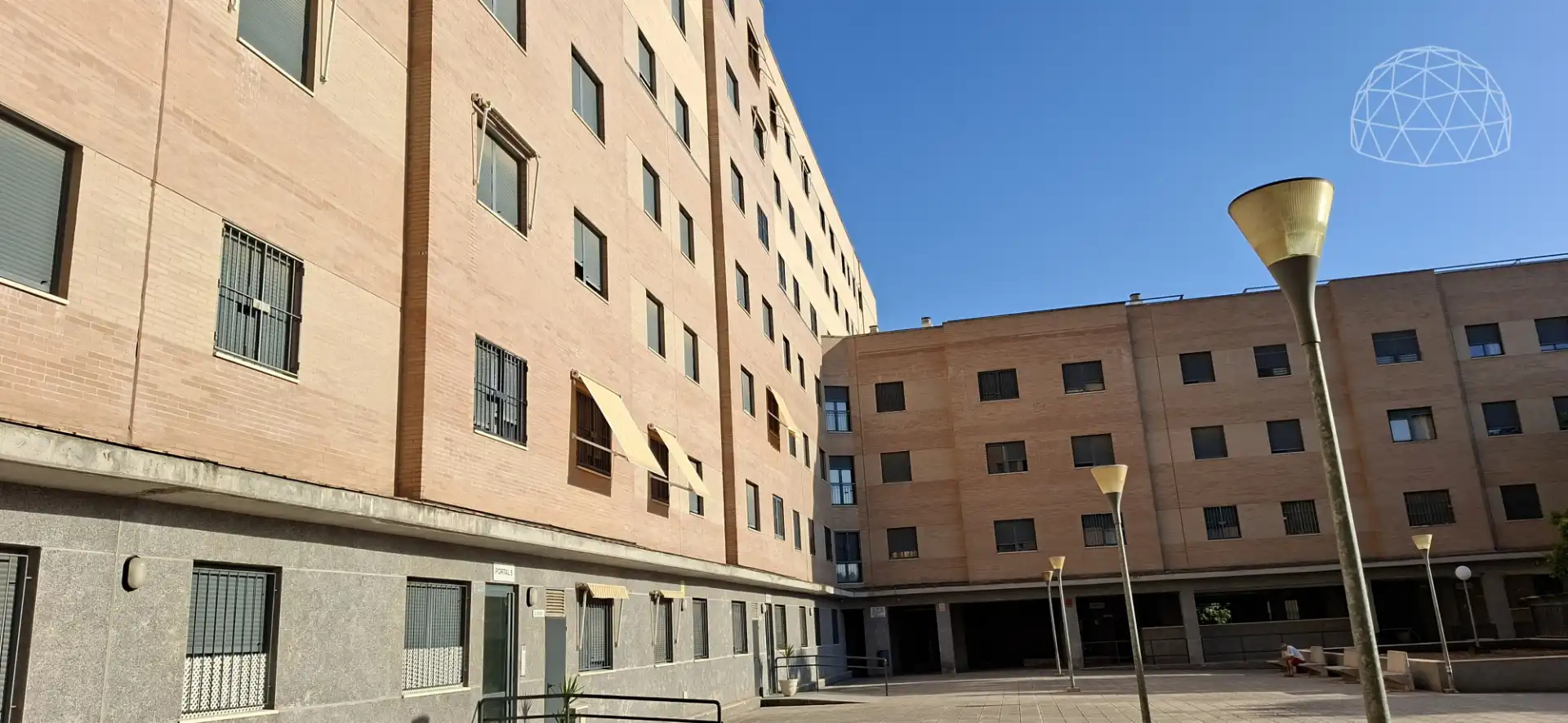 Exterior view of Flat for sale in Sevilla  with Air Conditioner, Storage room and Furnished