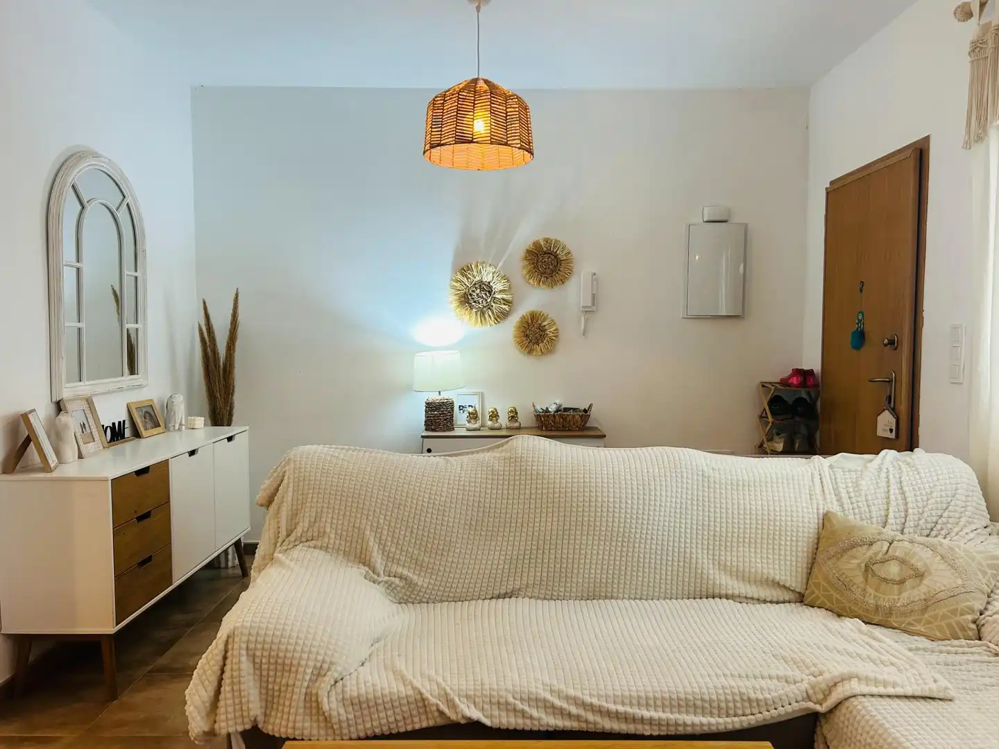 Sala d'estar de Casa adosada en venda en Los Alcázares amb Aire condicionat, Terrassa i Moblat