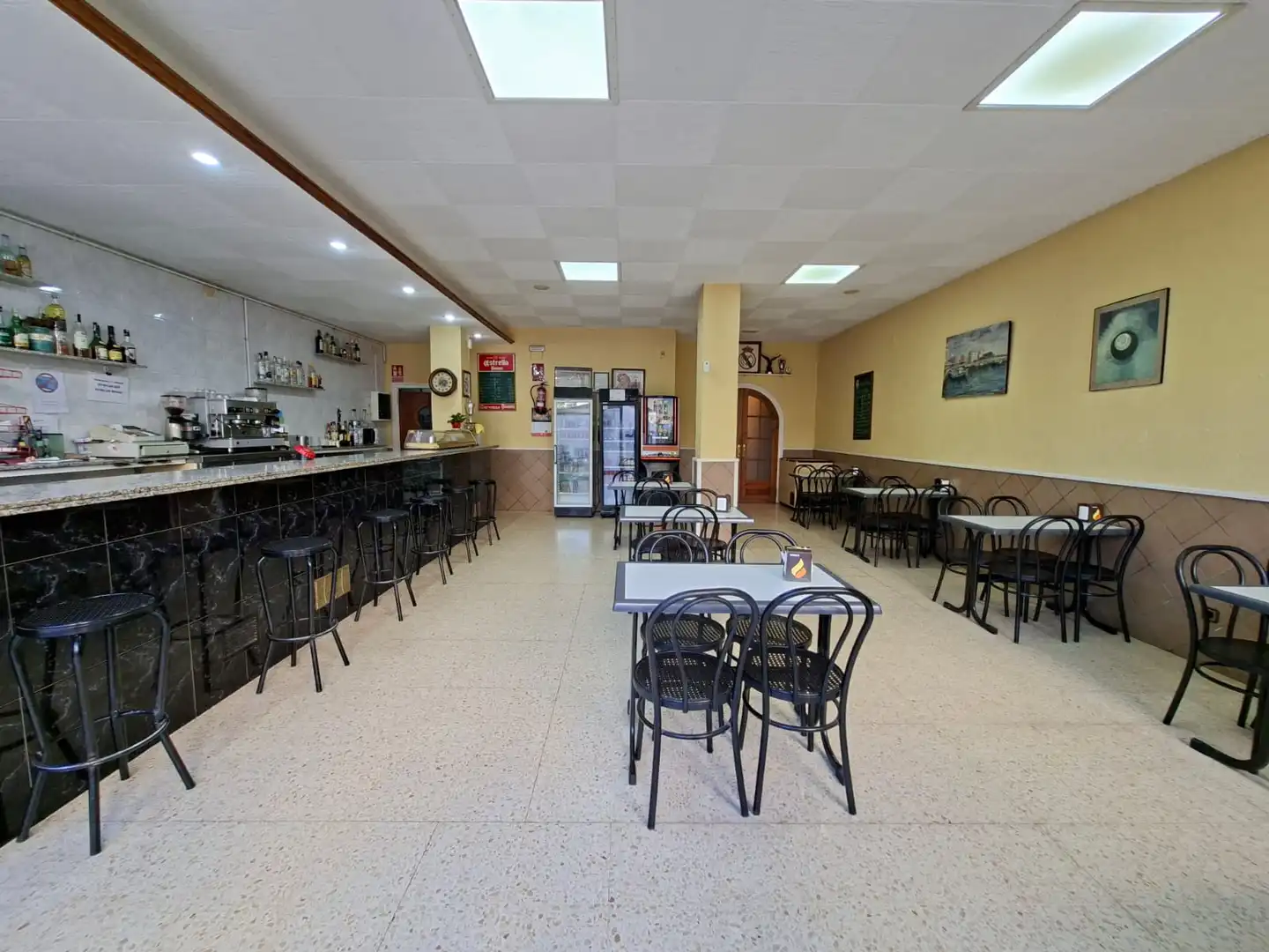 Commercial properties for sale in Llinars del Vallès  with Air Conditioner, Heating and Furnished