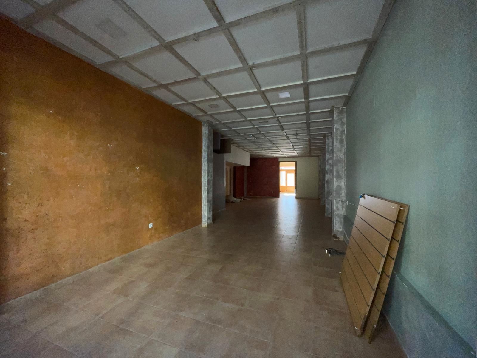 Premises for sale in Valderrobres  with Terrace