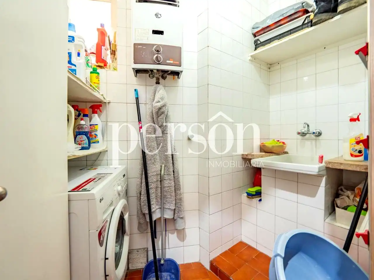 Flat with terrace for sale in calle d'Aparisi i Guijarro, imagen 36