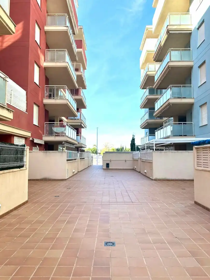 Außenansicht von Wohnung zur Miete in Canet d'En Berenguer mit Privatgarten, Terrasse und Möbliert