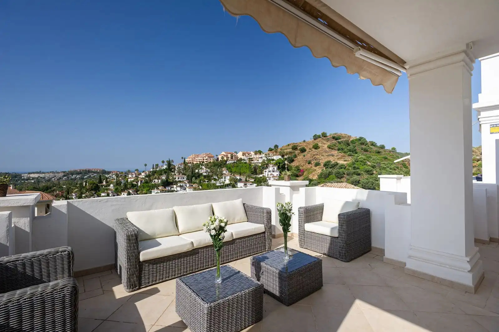 Terrasse von Wohnungen zum Verkauf in Marbella mit Terrasse, Möbliert und Gemeinschaftspool