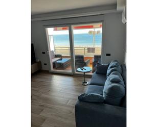 Sala d'estar de Apartament en venda en  Cádiz Capital amb Aire condicionat, Terrassa i Moblat