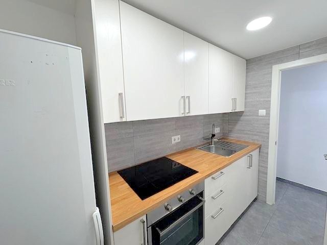 Cuina de Pis en venda en Esplugues de Llobregat amb Aire condicionat i Forn