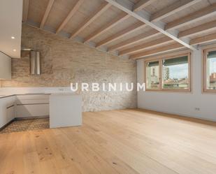 Living room of Flat to rent in Girona Capital  with Air Conditioner and Balcony