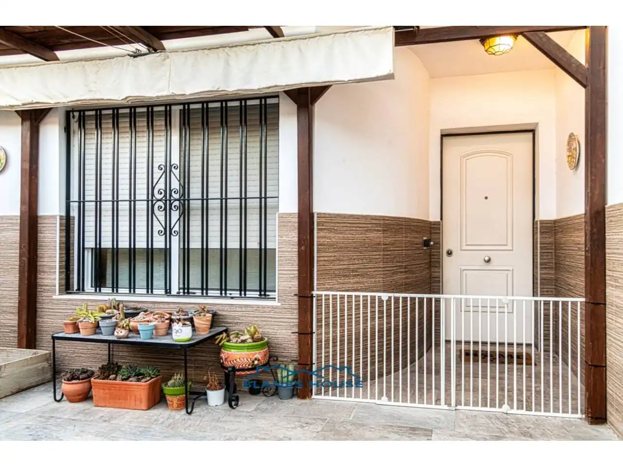 Terrassa de Casa adosada en venda en Huércal de Almería amb Aire condicionat, Jardí privat i Moblat