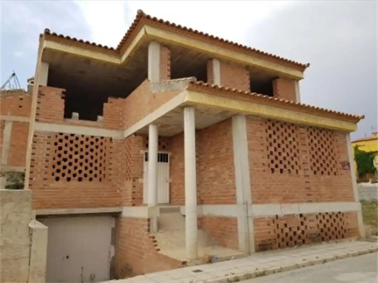 Vista exterior de Casa adosada en venta en Baza