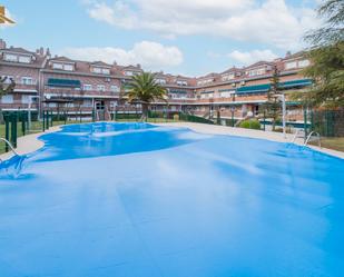 Swimming pool of Flat for sale in Sevilla la Nueva  with Air Conditioner, Heating and Balcony