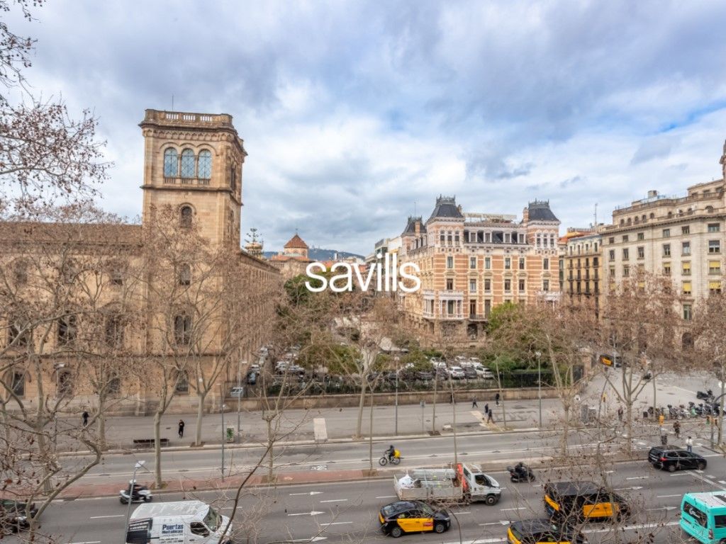 Exterior view of Apartment for sale in  Barcelona Capital  with Air Conditioner and Balcony