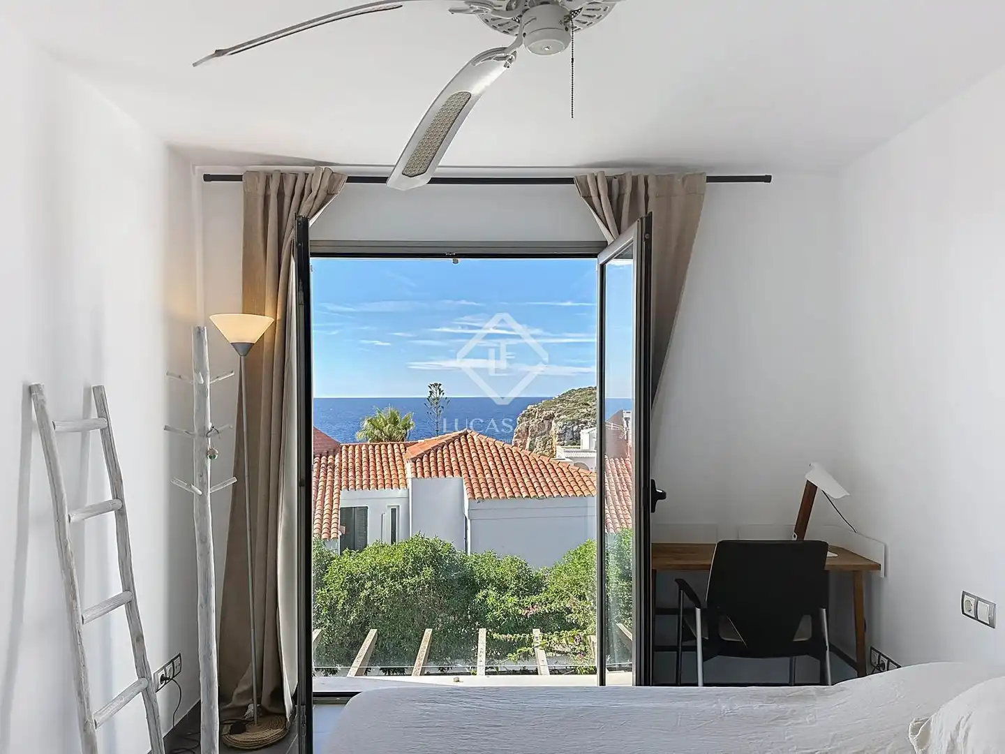 Vista exterior de Casa o xalet en venda en Maó - Mahón amb Aire condicionat, Calefacció i Jardí privat