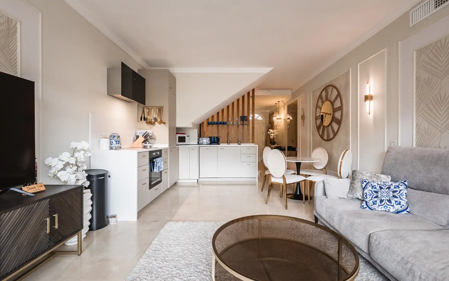 Living room of Duplexes for sale in Marbella  with Air Conditioner, Terrace and Swimming Pool