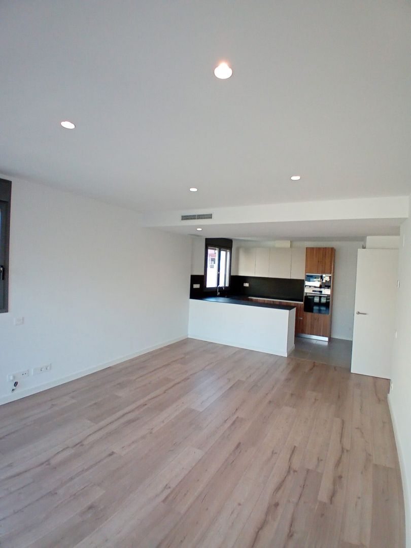 Cuina de Pis de lloguer en Badalona amb Aire condicionat, Calefacció i Parquet