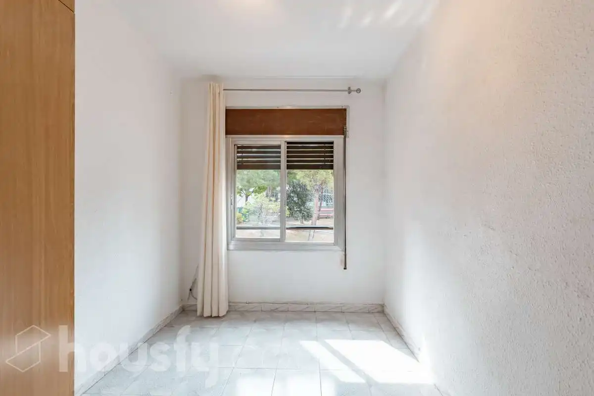 Bedroom of Flat for sale in Cornellà de Llobregat  with Air Conditioner
