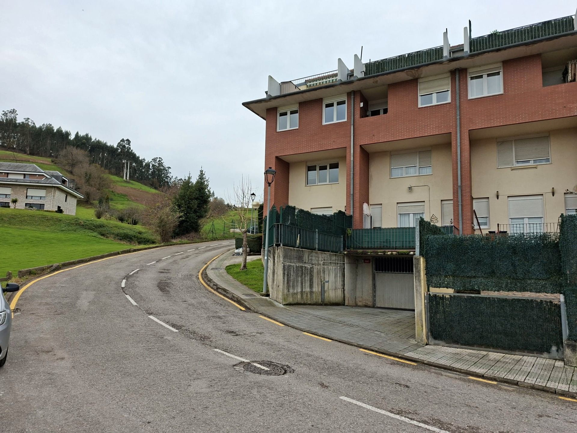 Vista exterior de Dúplex en venda en Piélagos amb Calefacció, Terrassa i Traster