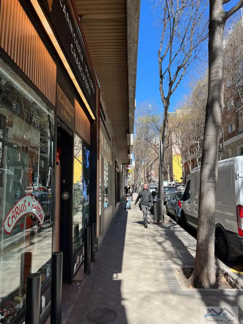 Local comercial de lloguer a andres mellado, imagen 5