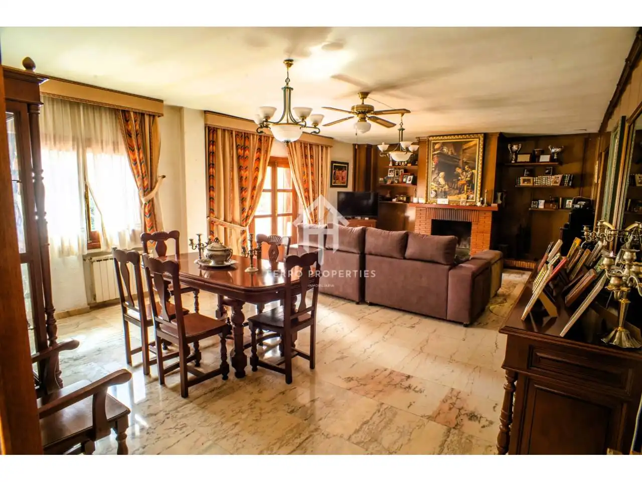 Sala d'estar de Finca rústica en venda en Loja amb Aire condicionat, Calefacció i Jardí privat