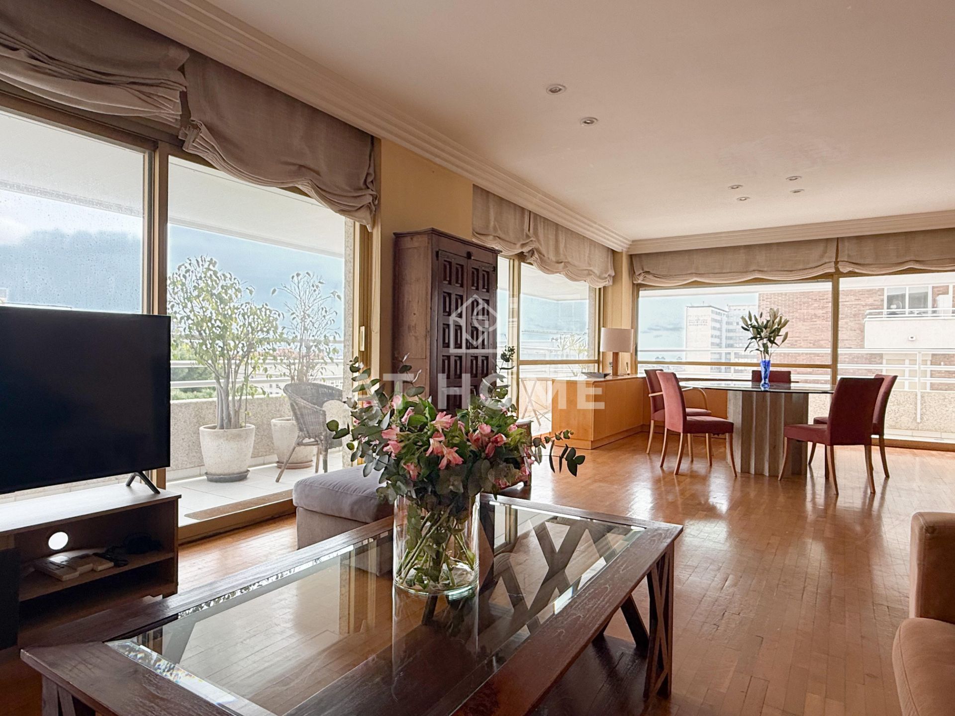 Dining room of Flat for sale in  Barcelona Capital  with Heating, Parquet flooring and Terrace