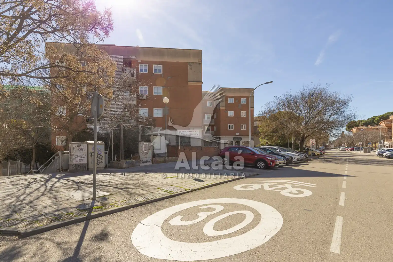 Vista exterior de Piso en venta en Azuqueca de Henares con Aire acondicionado, Calefacción y Terraza