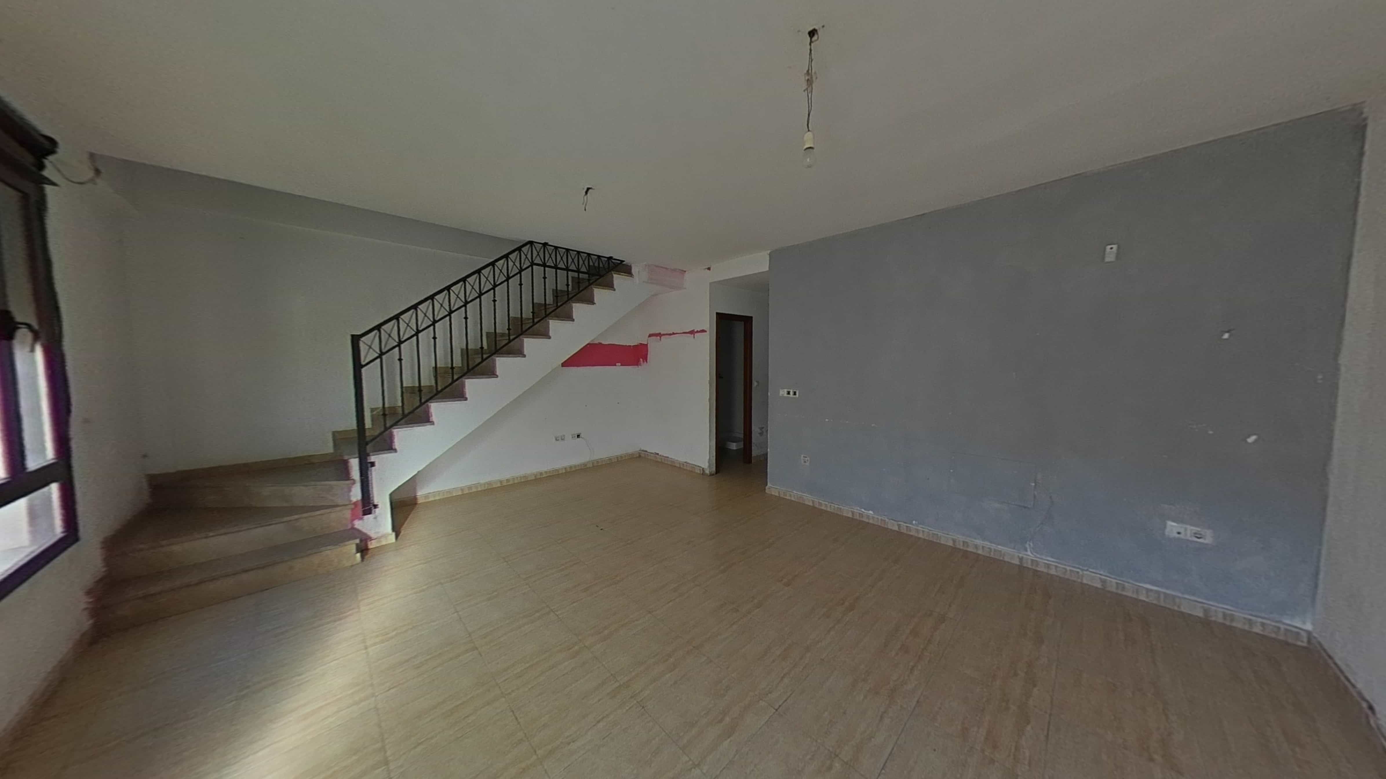 Casa adosada en venda en Lepe amb Balcó
