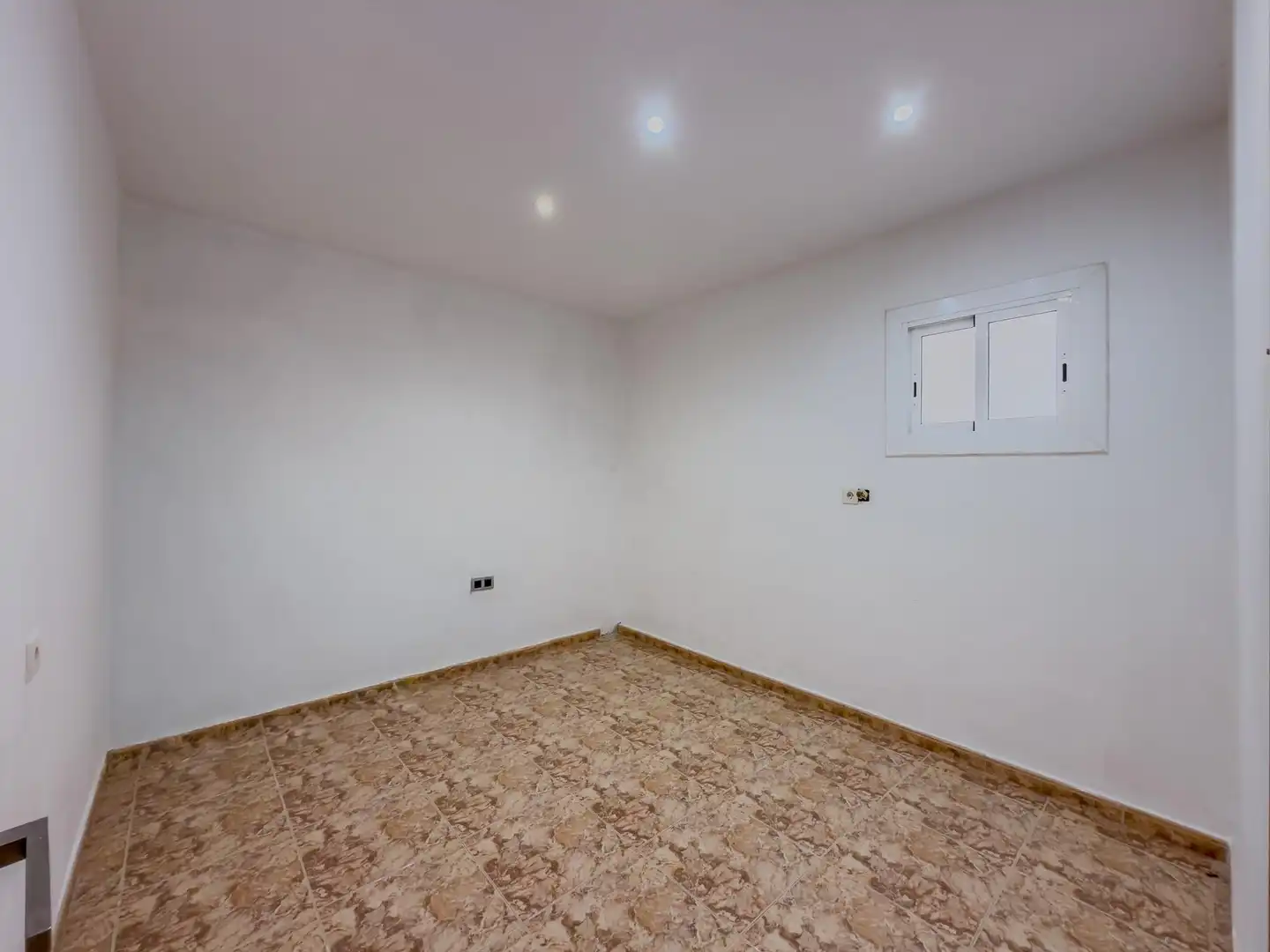 Planta baja en venta en Calle del Concili Egarenc, La Cogullada
