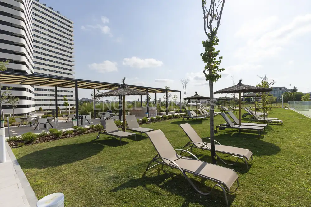 Terraza de Estudio de alquiler en Alcobendas con Aire acondicionado, Calefacción y Jardín privado