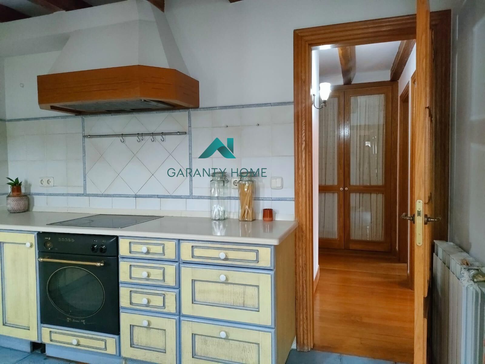 Cuina de Casa o xalet en venda en Zarautz amb Calefacció, Parquet i Balcó