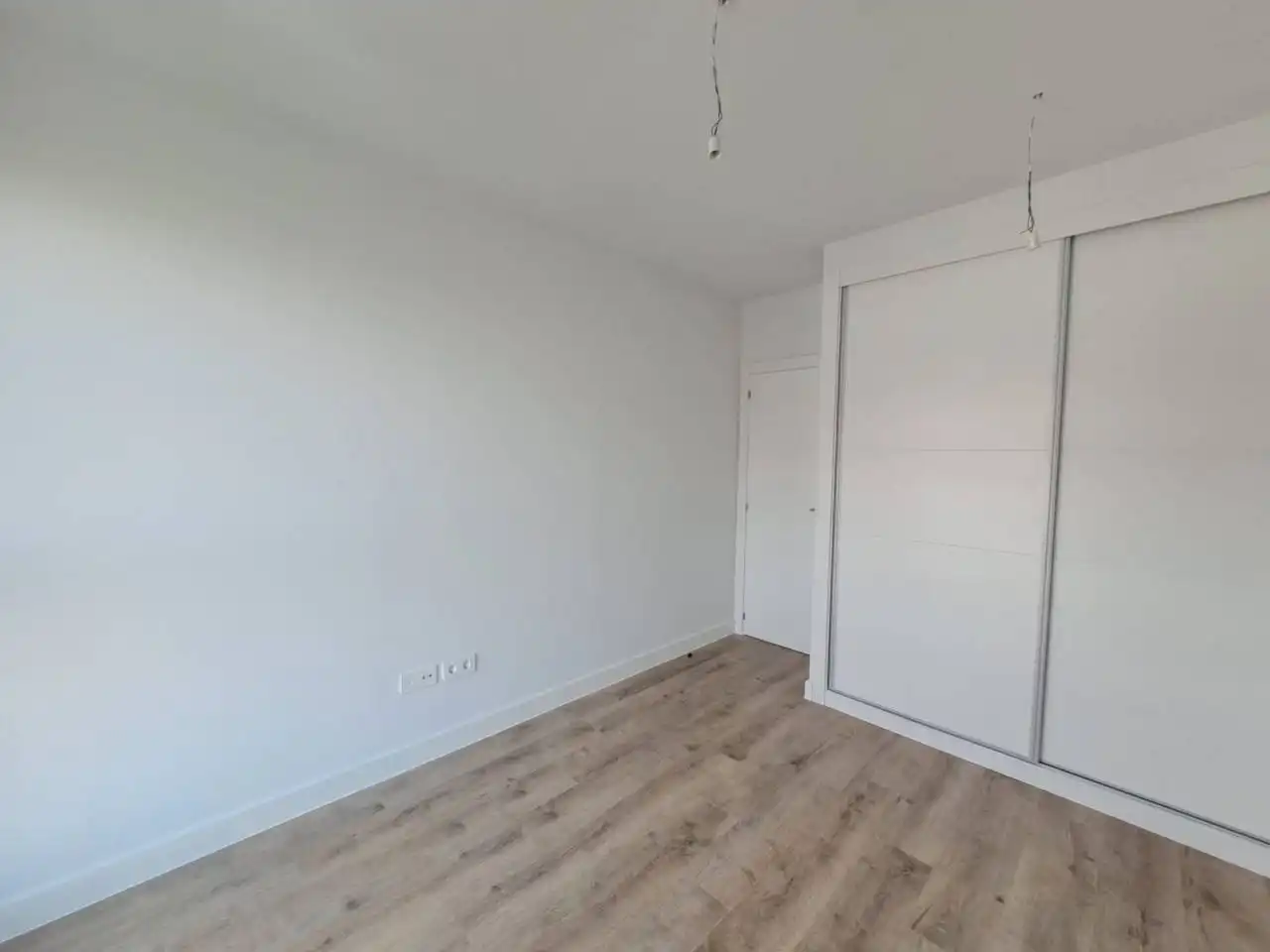 Dormitori de Pis en venda en Burgos amb Calefacció, Parquet i Terrassa