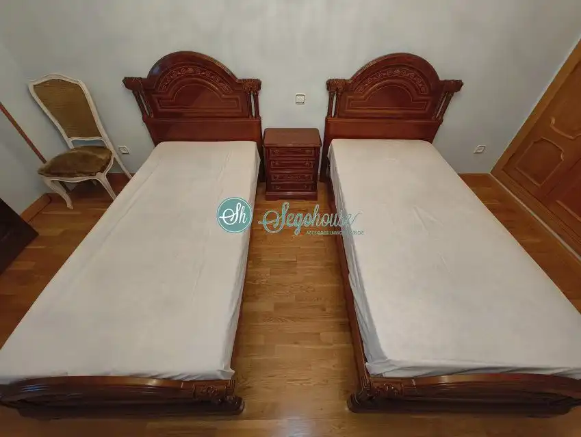 Schlafzimmer von Wohnung zur Miete in Segovia mit Heizung, Parkett und Möbliert