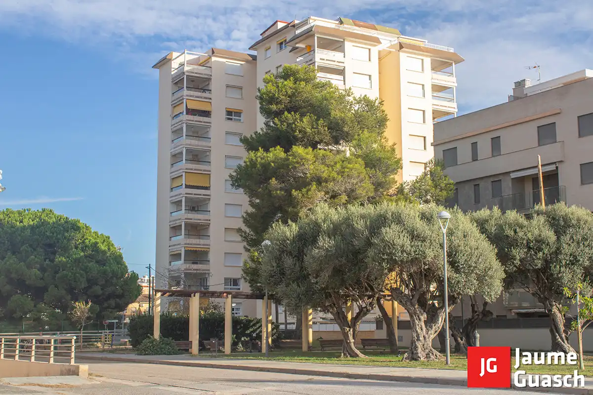 Außenansicht von Wohnung zum Verkauf in Torredembarra mit Klimaanlage, Terrasse und Ofen