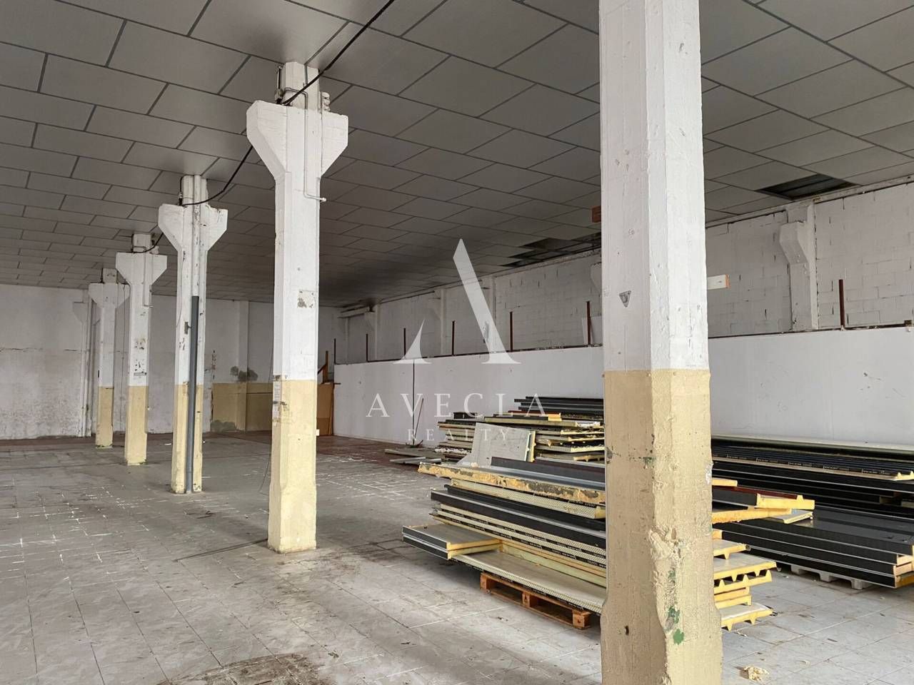 Nau industrial de lloguer en Cerdanyola del Vallès