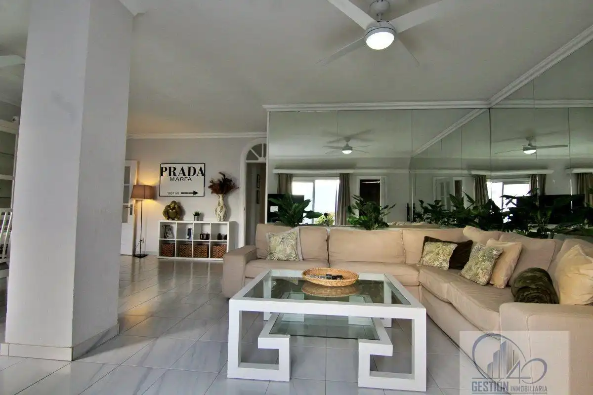 Sala de estar de Ático en venta en Santa Cruz de Tenerife con Trastero, Amueblado y Alarma