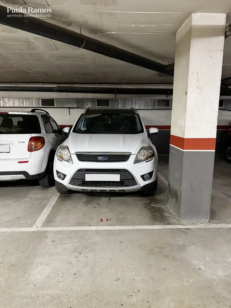 Parking de Piso en venta en Granollers con Calefacción, Trastero y Horno