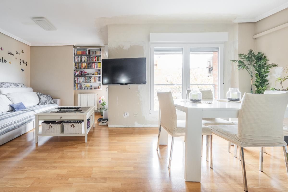 Living room of Flat for sale in  Madrid Capital  with Air Conditioner and Storage room