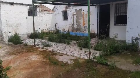 Foto 4 de Casa adosada en venda a Calle Concepción Soto, 1, Las Pajanosas, Guillena