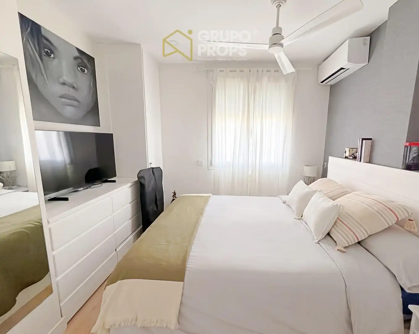 Dormitori de Apartament en venda en Madrid amb Aire condicionat, Calefacció i Terrassa