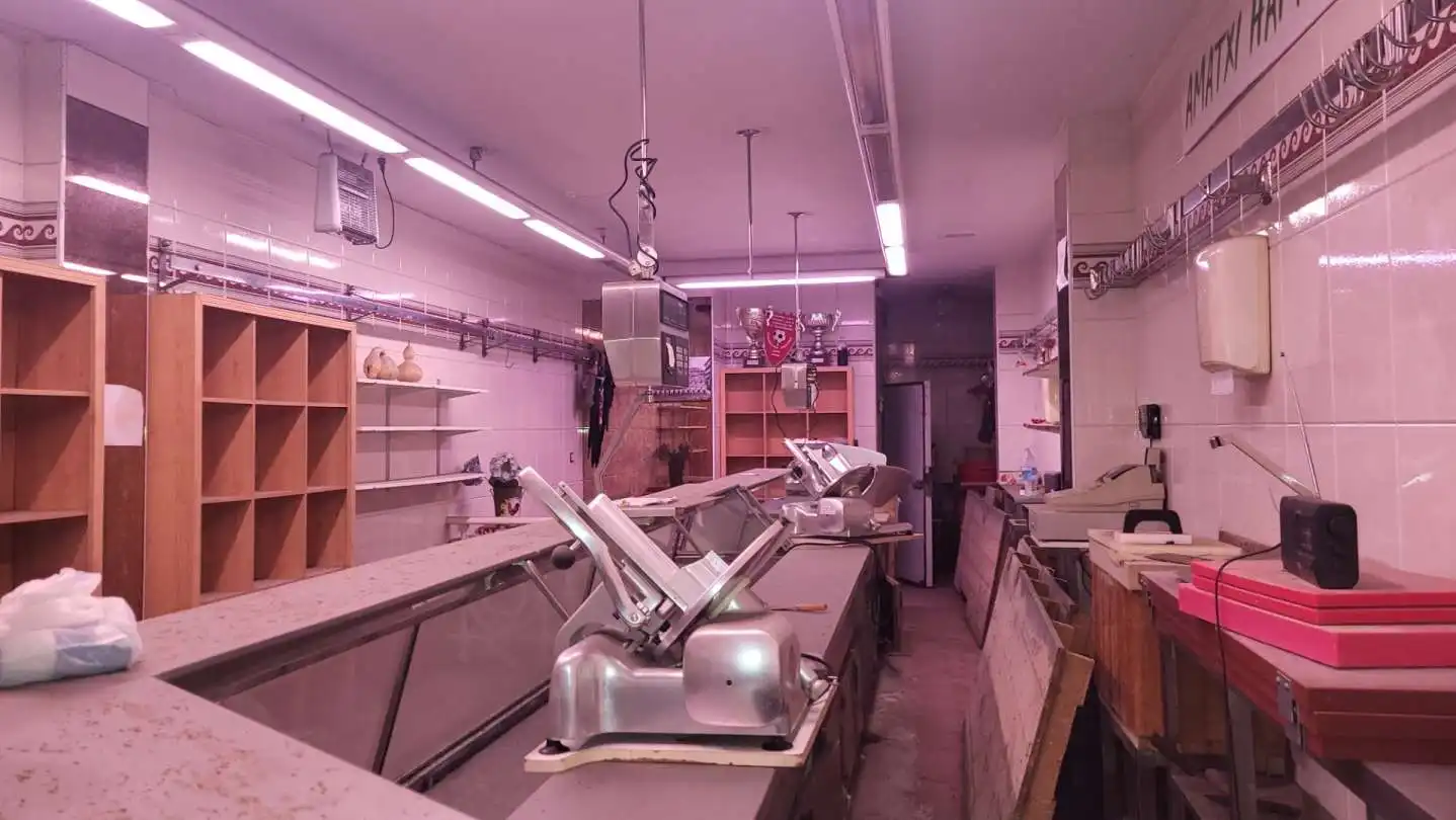 Commercial properties for sale in Ametzagaña Kalea, Egia